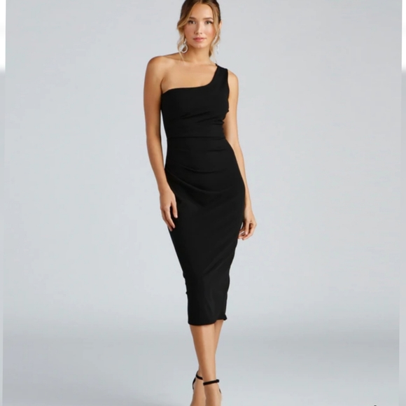 Windsor Dresses & Skirts - NWT Windsor Ribbed One Shoulder Midi